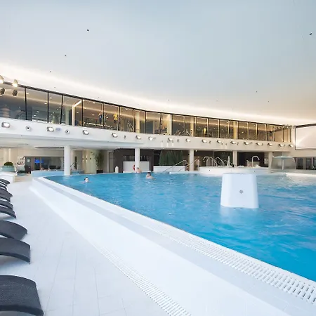 Отель Park By Radisson Meriton Conference & 4*