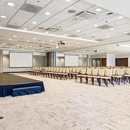 Отель Park By Radisson Meriton Conference &