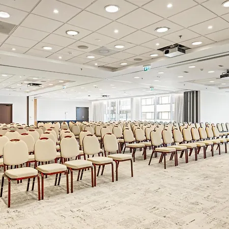 Park By Radisson Meriton Conference &