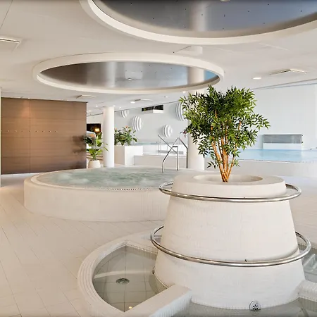 Park By Radisson Meriton Conference & 4* Tallinna