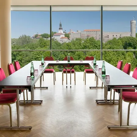 Park By Radisson Meriton Conference & מלון